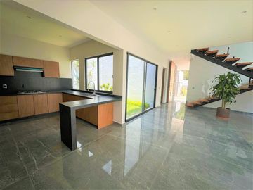 Casa en Fraccionamiento Lomas de Atzingo