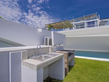 CASA EN VENTA CON VISTA AL LAGO