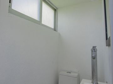 CASA EN VENTA CON VISTA AL LAGO