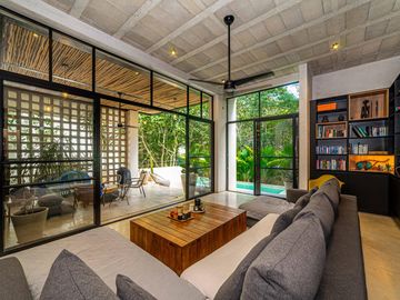 Impresionante Villa cerca del mar en Venta , residencial Selvamar Playa del Carmen