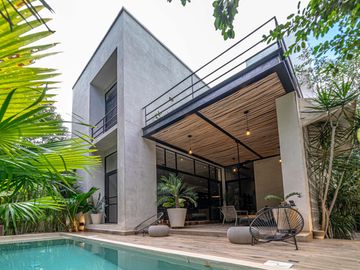 Impresionante Villa cerca del mar en Venta , residencial Selvamar Playa del Carmen