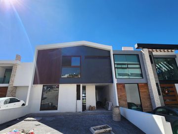 Casa en Venta en Vistas Altozano