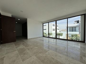 CASA EN VENTA EN PARQUE CHIHUAHUA, ZONA LOMAS DE ANGELÓPOLIS III