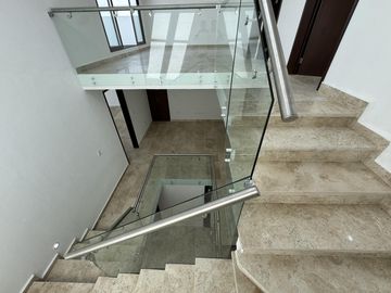 CASA EN VENTA EN PARQUE CHIHUAHUA, ZONA LOMAS DE ANGELÓPOLIS III