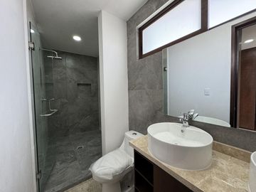 CASA EN VENTA EN PARQUE CHIHUAHUA, ZONA LOMAS DE ANGELÓPOLIS III