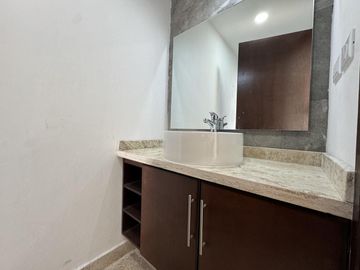 CASA EN VENTA EN PARQUE CHIHUAHUA, ZONA LOMAS DE ANGELÓPOLIS III