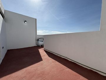 CASA EN VENTA EN PARQUE CHIHUAHUA, ZONA LOMAS DE ANGELÓPOLIS III
