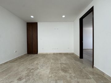 CASA EN VENTA EN PARQUE CHIHUAHUA, ZONA LOMAS DE ANGELÓPOLIS III