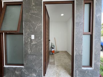 CASA EN VENTA EN PARQUE CHIHUAHUA, ZONA LOMAS DE ANGELÓPOLIS III