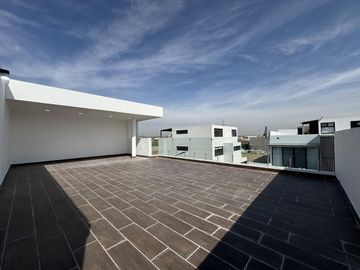 CASA EN VENTA EN PARQUE CHIHUAHUA, ZONA LOMAS DE ANGELÓPOLIS III
