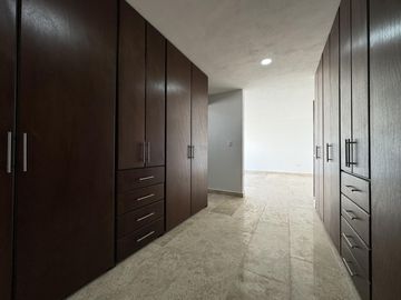 CASA EN VENTA EN PARQUE CHIHUAHUA, ZONA LOMAS DE ANGELÓPOLIS III