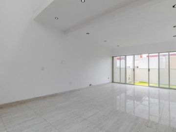 Casa en Fraccionamiento Lomas de Ahuatlán