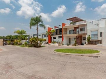 Casa en Fraccionamiento Lomas de Ahuatlán