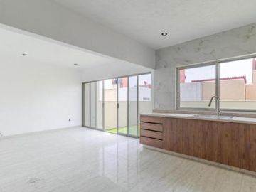 Casa en Fraccionamiento Lomas de Ahuatlán