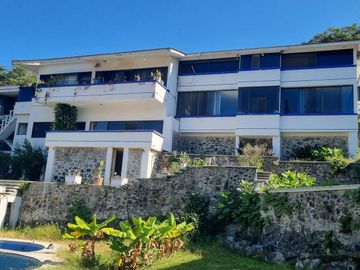 Casa en Fraccionamiento Lomas de Cuernavaca