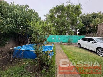 CASA 3 AMBIENTES SOBRE LOTE PROPIO, EN PLANTA BAJA, CON JARDIN Y FONDO