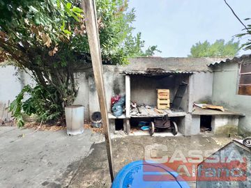 CASA 3 AMBIENTES SOBRE LOTE PROPIO, EN PLANTA BAJA, CON JARDIN Y FONDO