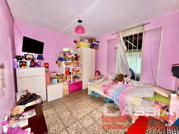 CASA 3 AMBIENTES SOBRE LOTE PROPIO, EN PLANTA BAJA, CON JARDIN Y FONDO