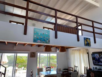 Casa en venta - 4 Dormitorios 3 Baños - Cochera - 350Mts2 - Costa Esmeralda