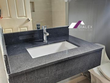 VENTA Casa en Fracc. ESPACIO CUMBRES en MONTERREY | 3 Niveles, 4 Recámaras EN ESQUINA