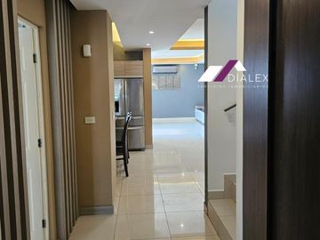 VENTA Casa en Fracc. ESPACIO CUMBRES en MONTERREY | 3 Niveles, 4 Recámaras EN ESQUINA