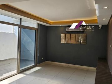 VENTA Casa en Fracc. ESPACIO CUMBRES en MONTERREY | 3 Niveles, 4 Recámaras EN ESQUINA