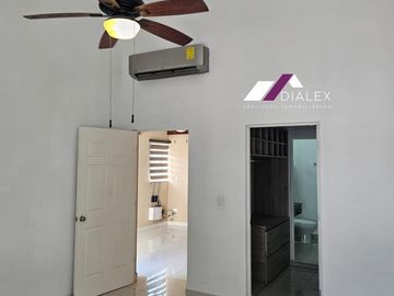 VENTA Casa en Fracc. ESPACIO CUMBRES en MONTERREY | 3 Niveles, 4 Recámaras EN ESQUINA