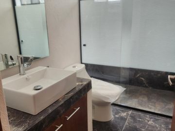 Casa en Venta Vistas Altozano con 4 Recámaras una planta baja