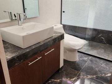 Casa en Venta Vistas Altozano con 4 Recámaras una planta baja