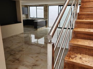 Casa en Venta Vistas Altozano con 4 Recámaras una planta baja