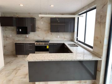 Casa en Venta Vistas Altozano con 4 Recámaras una planta baja