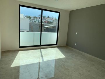 Casa en Venta Vistas Altozano con 4 Recámaras una planta baja