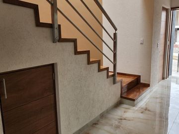 Casa en Venta Vistas Altozano con 4 Recámaras una planta baja