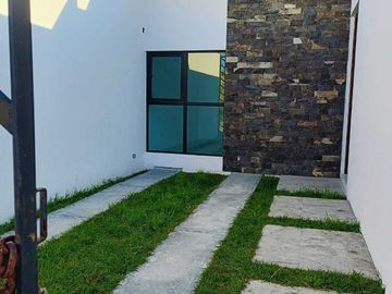 CASA NUEVA DE UNA PLANTA EN VENTA EN VILLAS DE LA CANTERA.