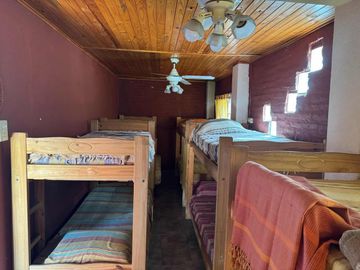 Casa en venta - 2 Dormitorios 2 Baños - Cochera - 1.600 - La Lonja