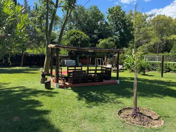 Casa en venta - 2 Dormitorios 2 Baños - Cochera - 1.600 - La Lonja