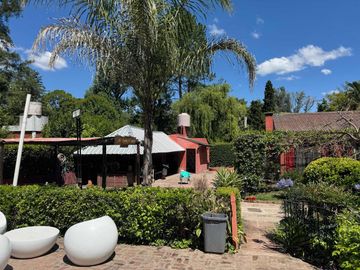 Casa en venta - 2 Dormitorios 2 Baños - Cochera - 1.600 - La Lonja