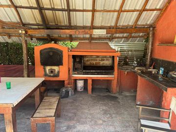Casa en venta - 2 Dormitorios 2 Baños - Cochera - 1.600 - La Lonja