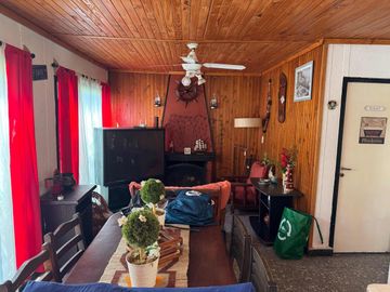 Casa en venta - 2 Dormitorios 2 Baños - Cochera - 1.600 - La Lonja
