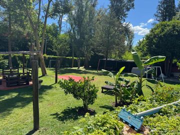 Casa en venta - 2 Dormitorios 2 Baños - Cochera - 1.600 - La Lonja