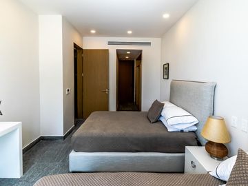 Departamento en Venta y en Renta en Puerto Cancún, Riva.