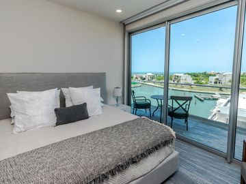 Departamento en Venta y en Renta en Puerto Cancún, Riva.