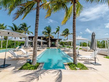 Departamento en Venta y en Renta en Puerto Cancún, Riva.