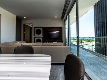 Departamento en Venta y en Renta en Puerto Cancún, Riva.