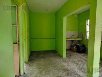 Casa en  Propiedad con departamentos y locales en venta en la zona 
