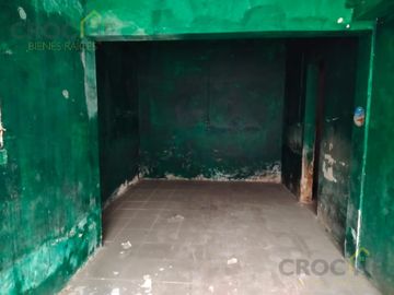 Casa en  Propiedad con departamentos y locales en venta en la zona 