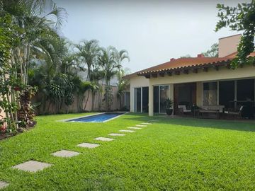 Casa en Fraccionamiento Lomas de Cuernavaca