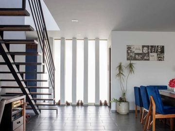 Amplia casa en exclusivo fraccionamiento Altozano