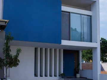 Amplia casa en exclusivo fraccionamiento Altozano