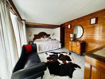 CASA EN LOMAS DE LA SELVA